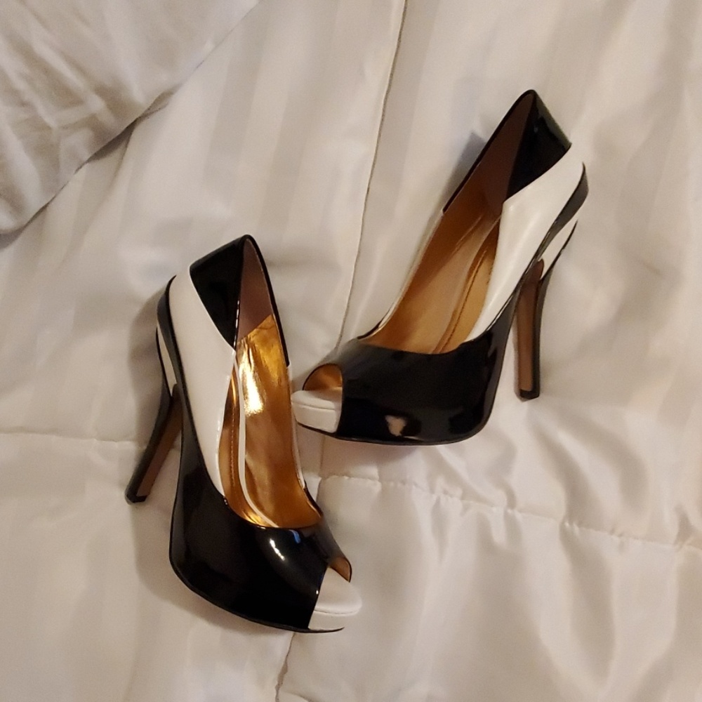 BCBG heels